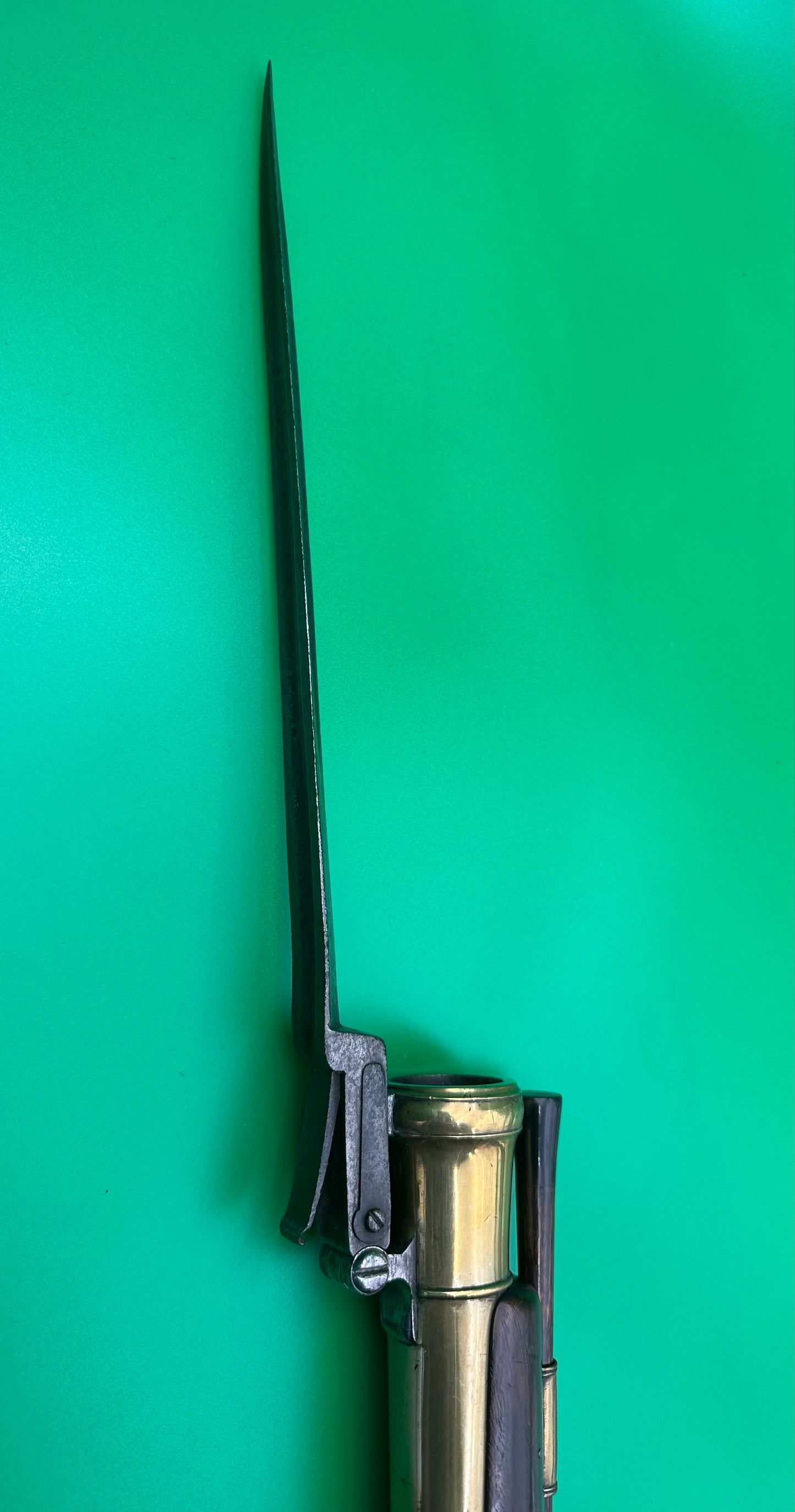 A Handsome Brass Barrelled Flintlock Blunderbuss With A Top Mounted Sprung Bayonet