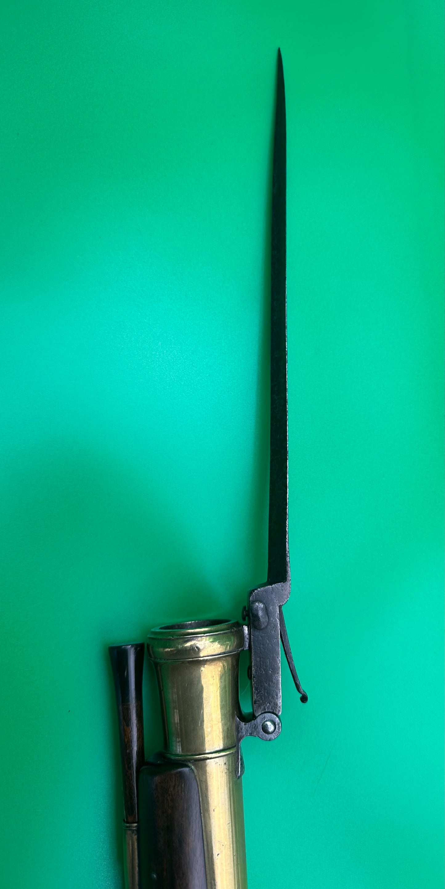 A Handsome Brass Barrelled Flintlock Blunderbuss With A Top Mounted Sprung Bayonet