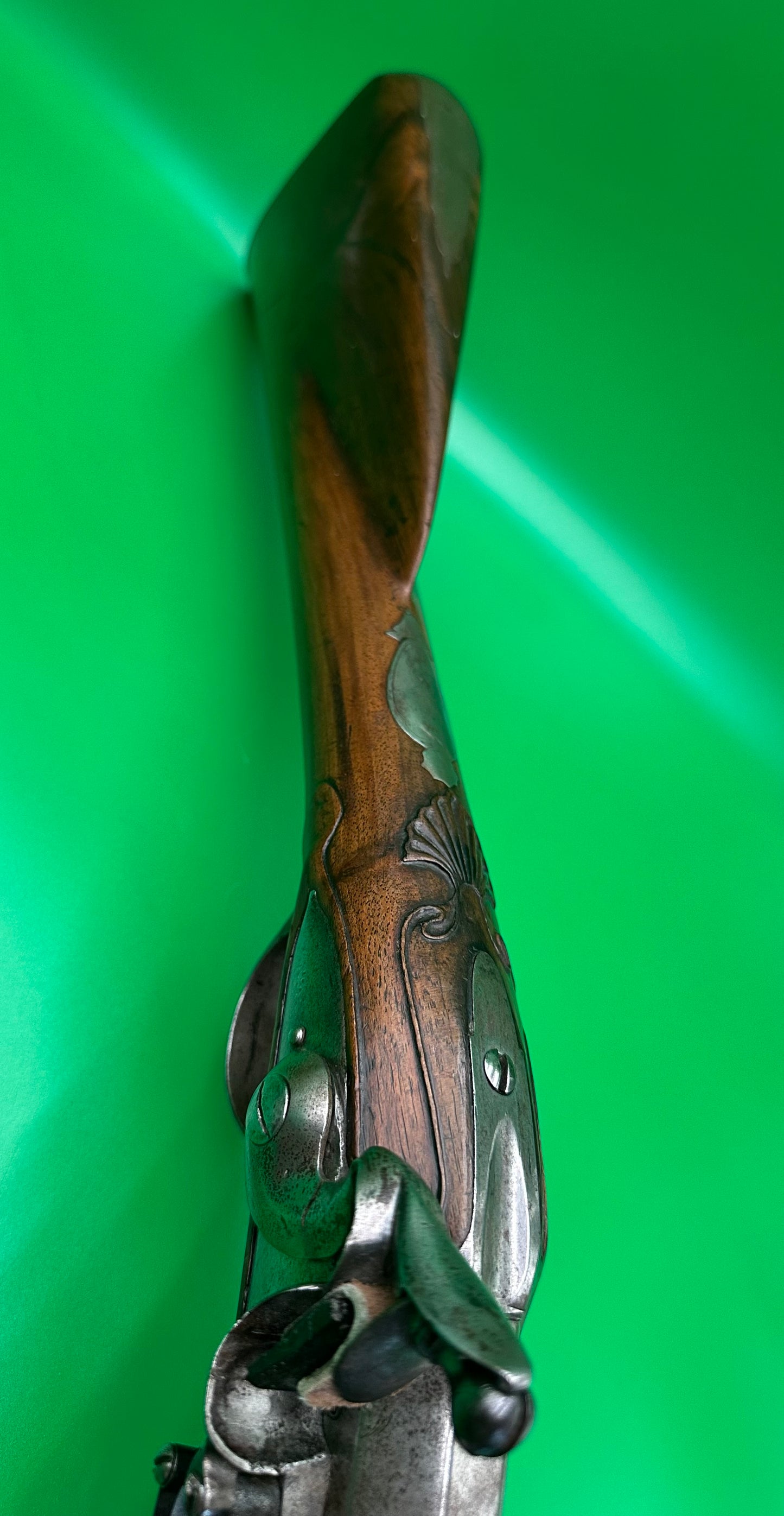 A Very Short Barrelled Steel And Walnut Flintlock Carbine Or Coach Gun
