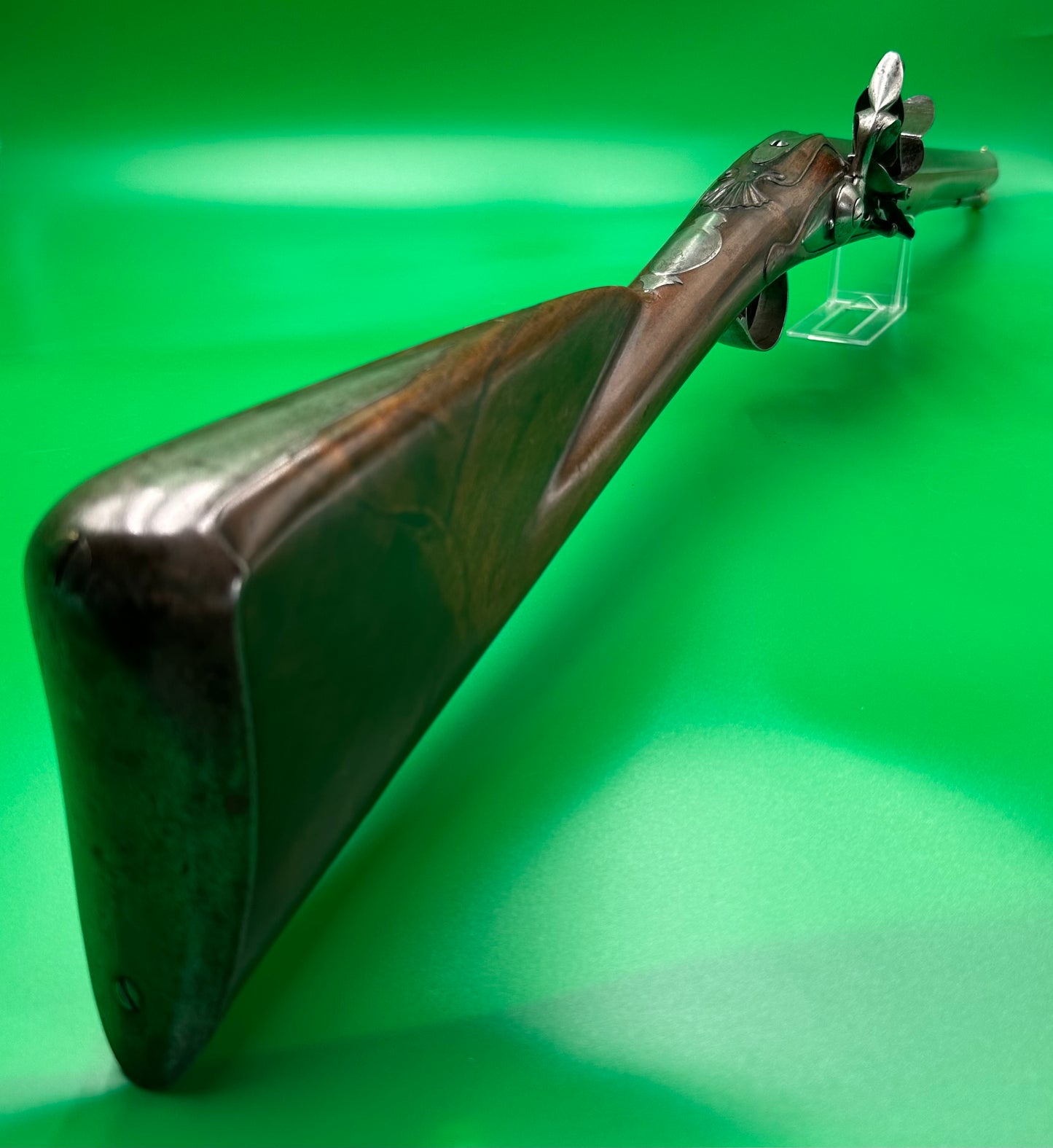 A Very Short Barrelled Steel And Walnut Flintlock Carbine Or Coach Gun