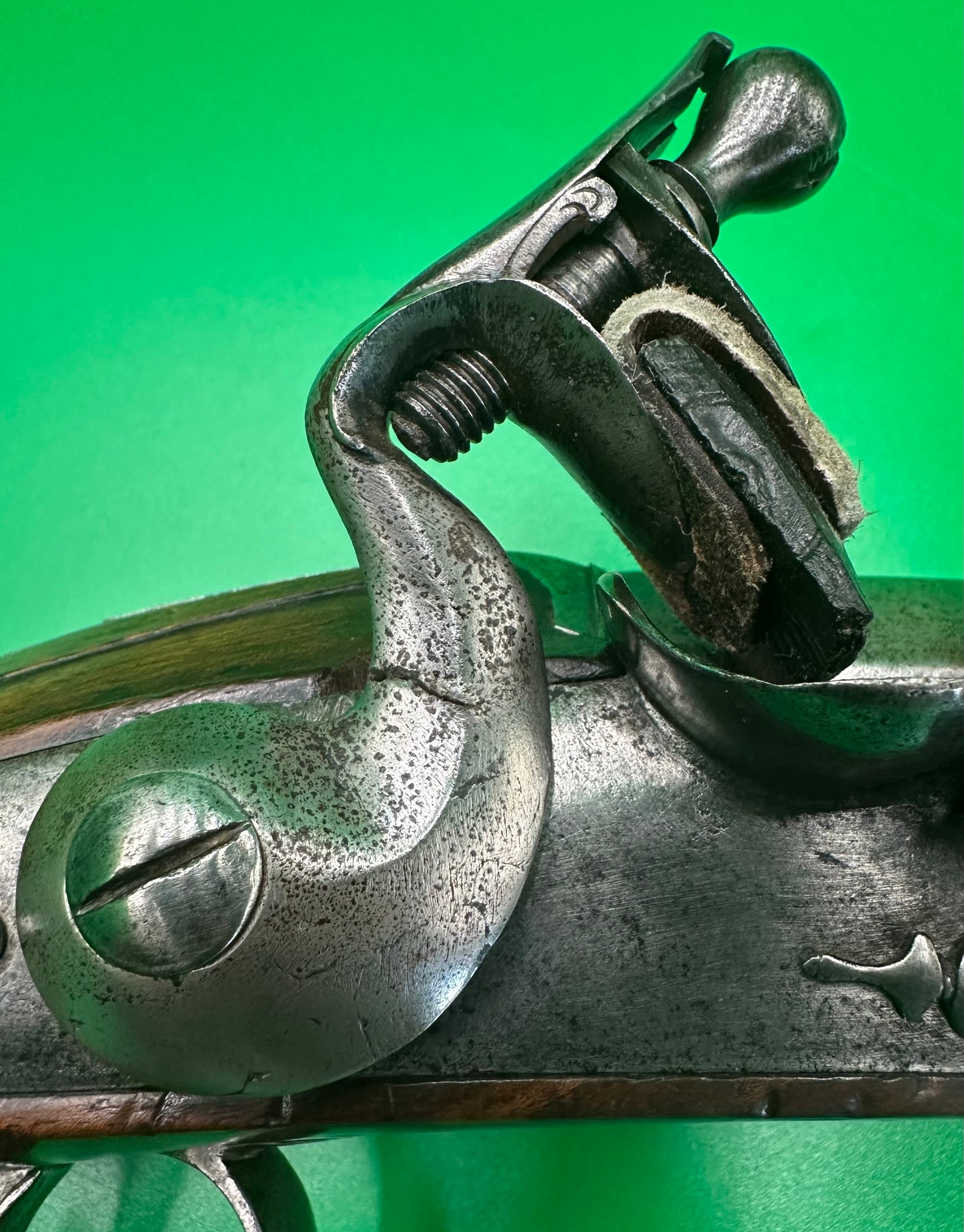A Very Short Barrelled Steel And Walnut Flintlock Carbine Or Coach Gun