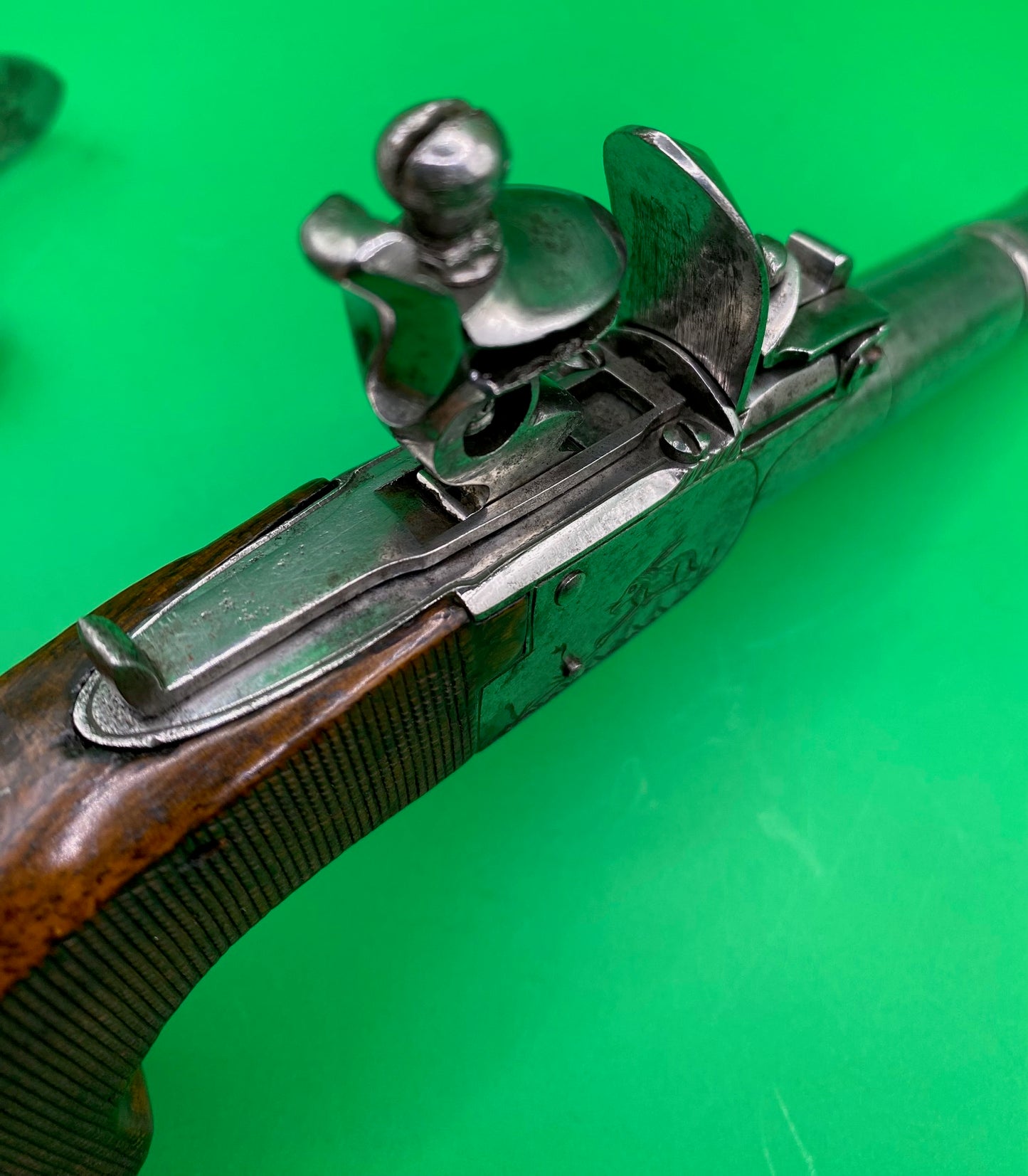 Pair of Belgian Cannon Barrel Flintlock Pocket Pistols in Fine Condition