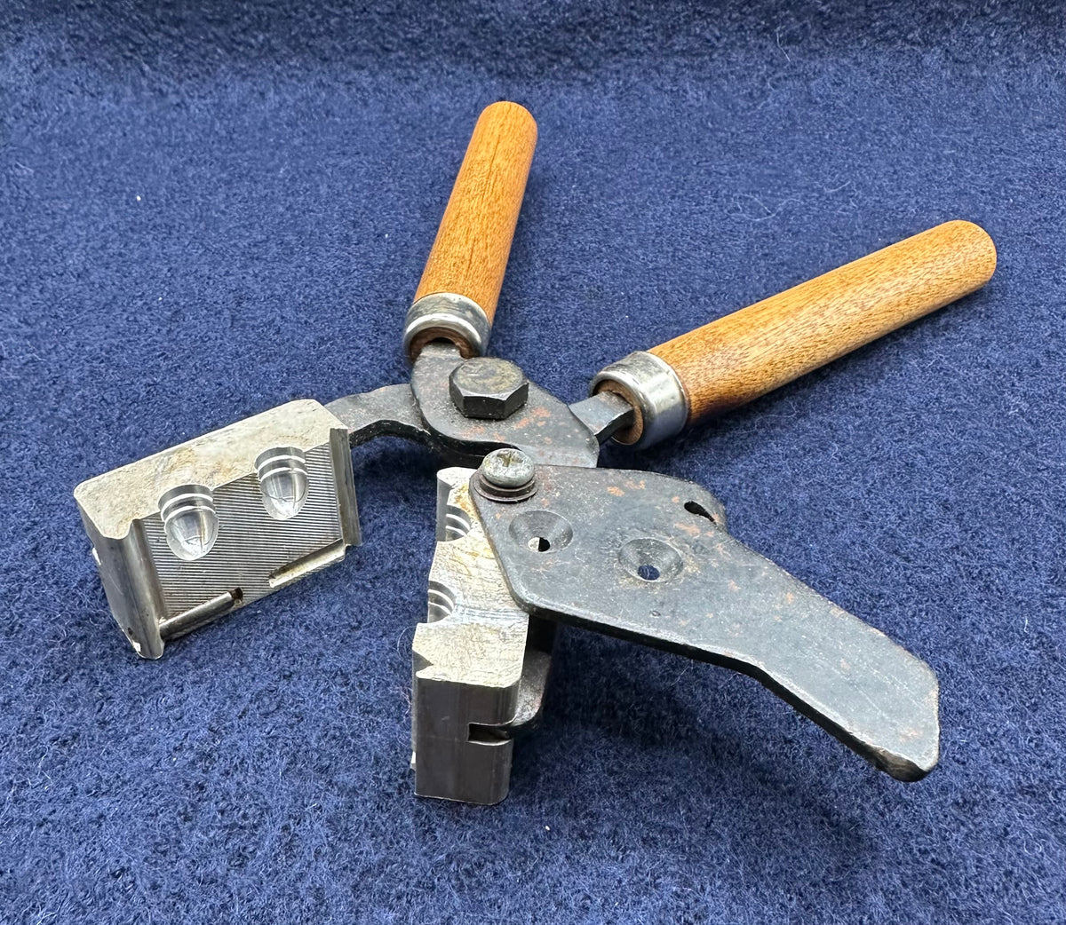 A Lee 0.375" Calibre Black Powder Bullet Mould
